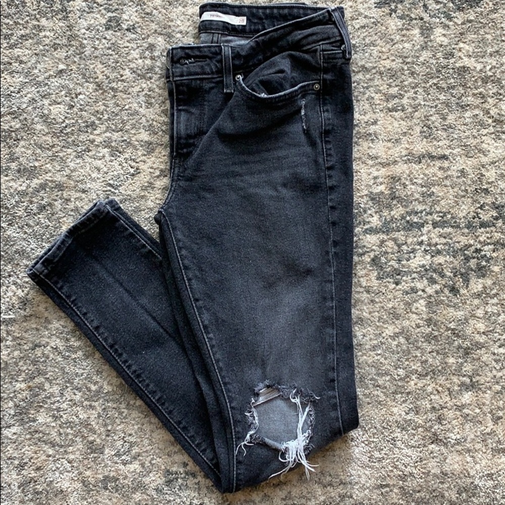 Levi’s dark wash jeans